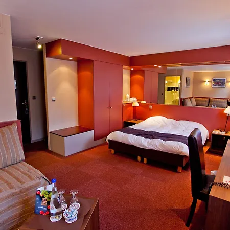 The Originals City, Ascotel, Lille Est Grand Stade Hotel