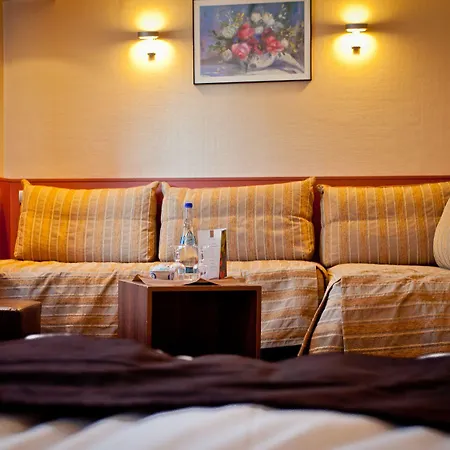 The Originals City, Ascotel, Lille Est Grand Stade Отель Вильнёв-д'Аск