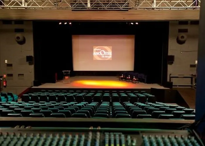 The Originals City, Ascotel, Lille Est Grand Stade 3*