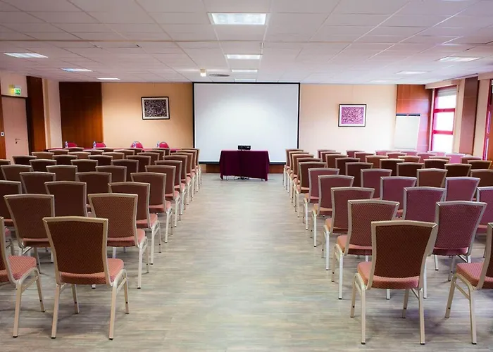 The Originals City, Ascotel, Lille Est Grand Stade 3* 阿斯克新城